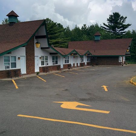 Motel Les Pins Granby Exterior foto