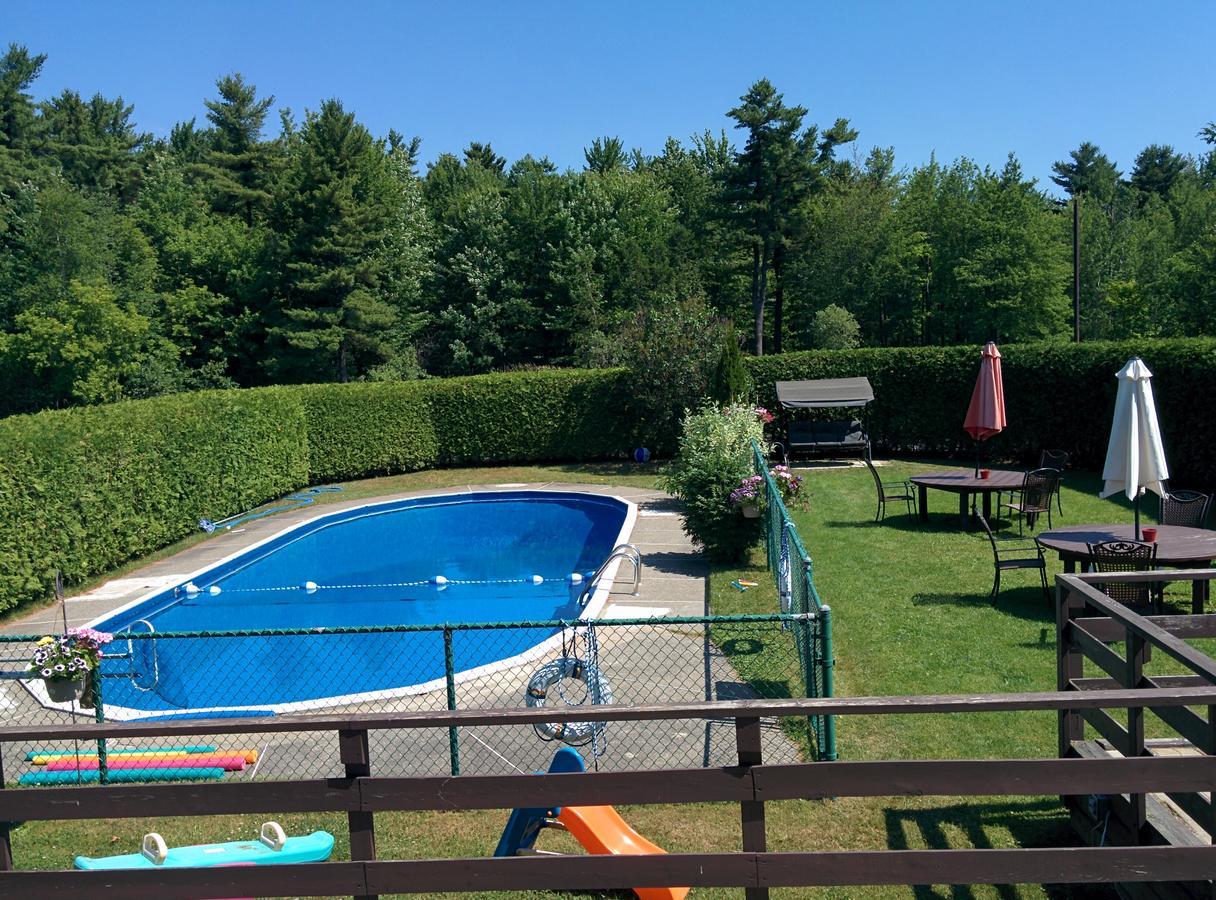 Motel Les Pins Granby Exterior foto