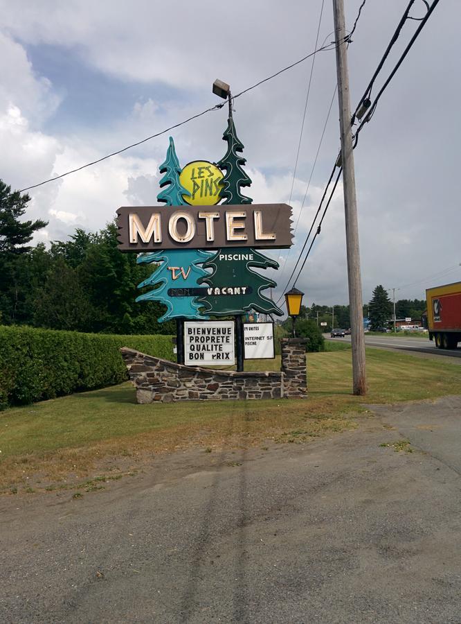 Motel Les Pins Granby Exterior foto